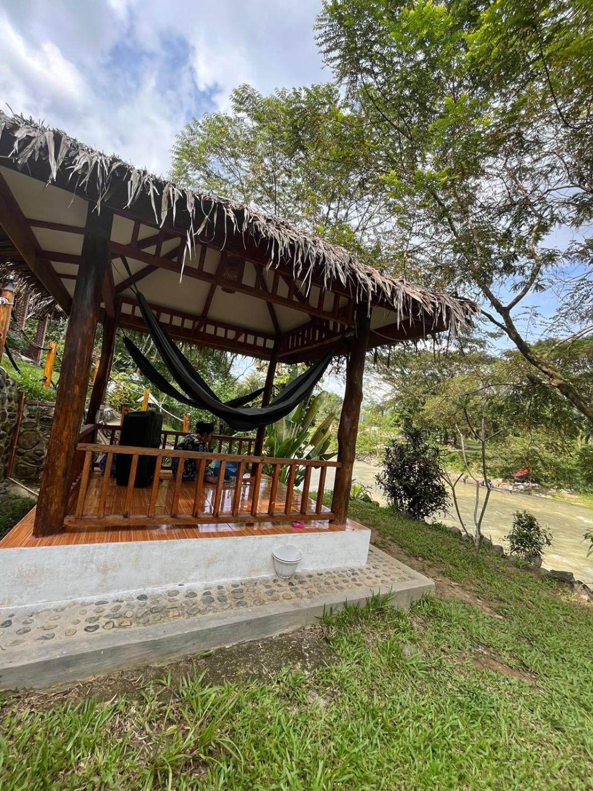 Asim Paris Guesthouse & Jungle Trekking Bukit Lawang Exterior foto