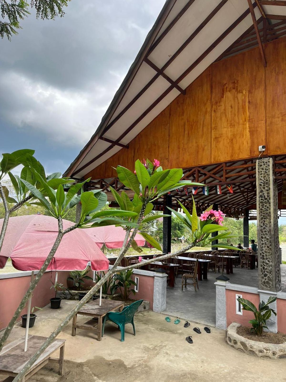 Asim Paris Guesthouse & Jungle Trekking Bukit Lawang Exterior foto
